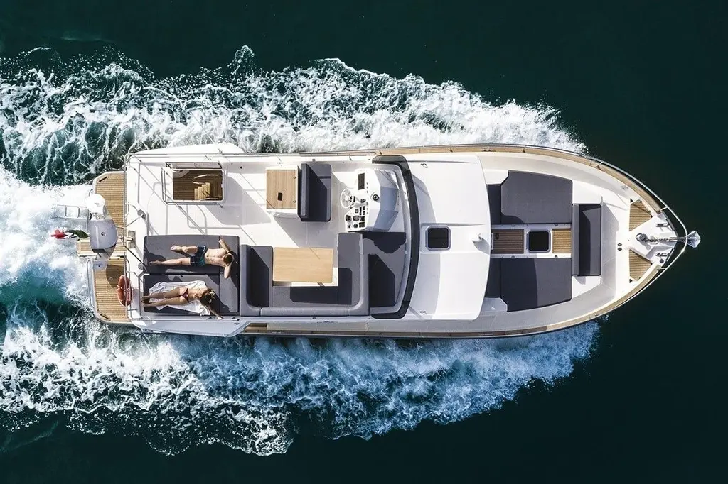 2024 Cranchi T43 Eco Trawler Yacht For Sale in Naples IT-NA