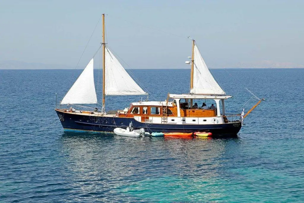 1958 Lisse Yacht For Sale in Athens 1958 Lisse Yacht For Sale in Athens