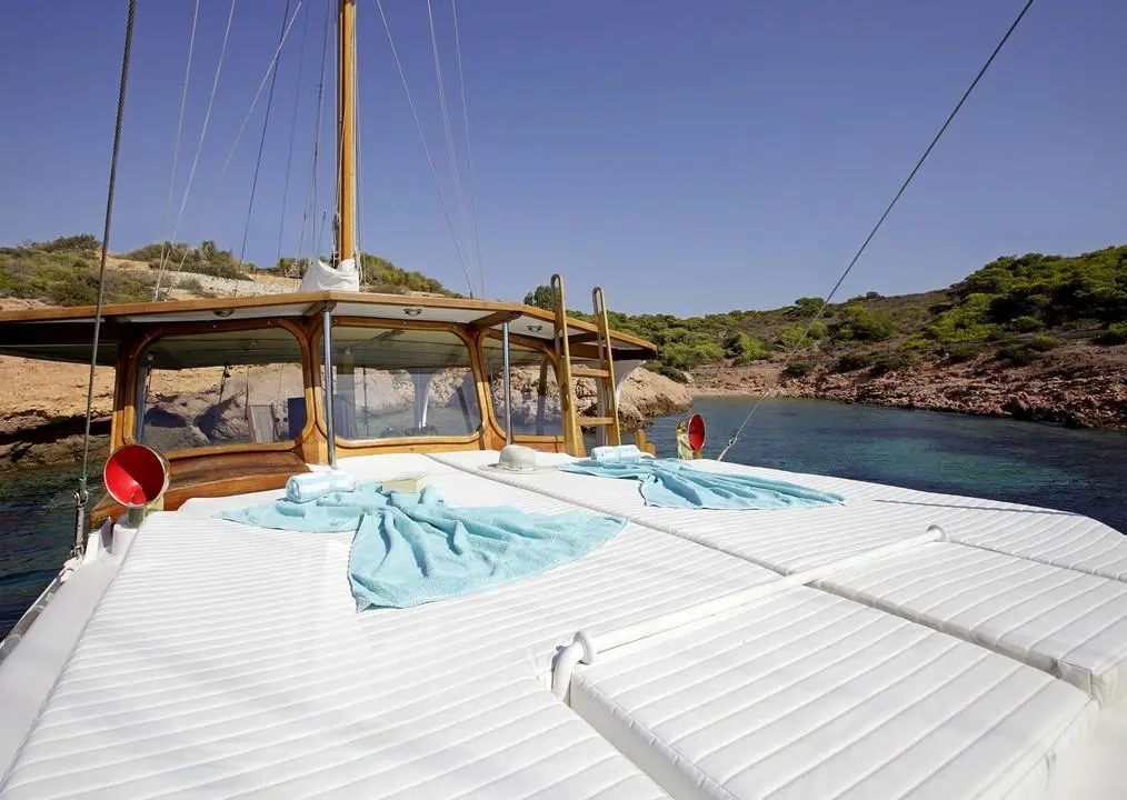 1958 Lisse Yacht For Sale in Athens 1958 Lisse Yacht For Sale in Athens
