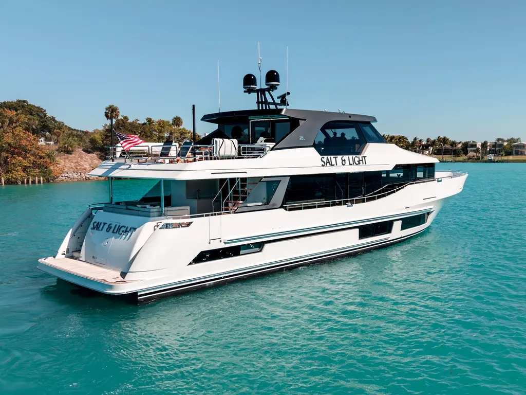 Salt & Light 2025 Ocean Alexander 28L Yacht For Sale in Jupiter FL