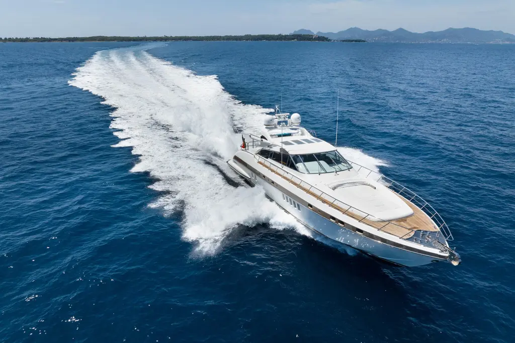  2006 Mangusta 80 Yacht For Sale in Cannes 
