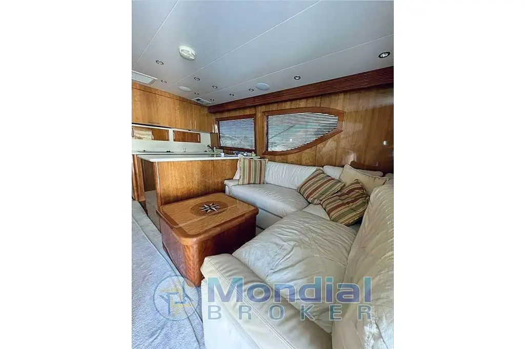 2006 Hatteras 50 Convertible Yacht For Sale in La Spezia IT-SP 2006 Hatteras 50 Convertible Yacht For Sale in La Spezia IT-SP