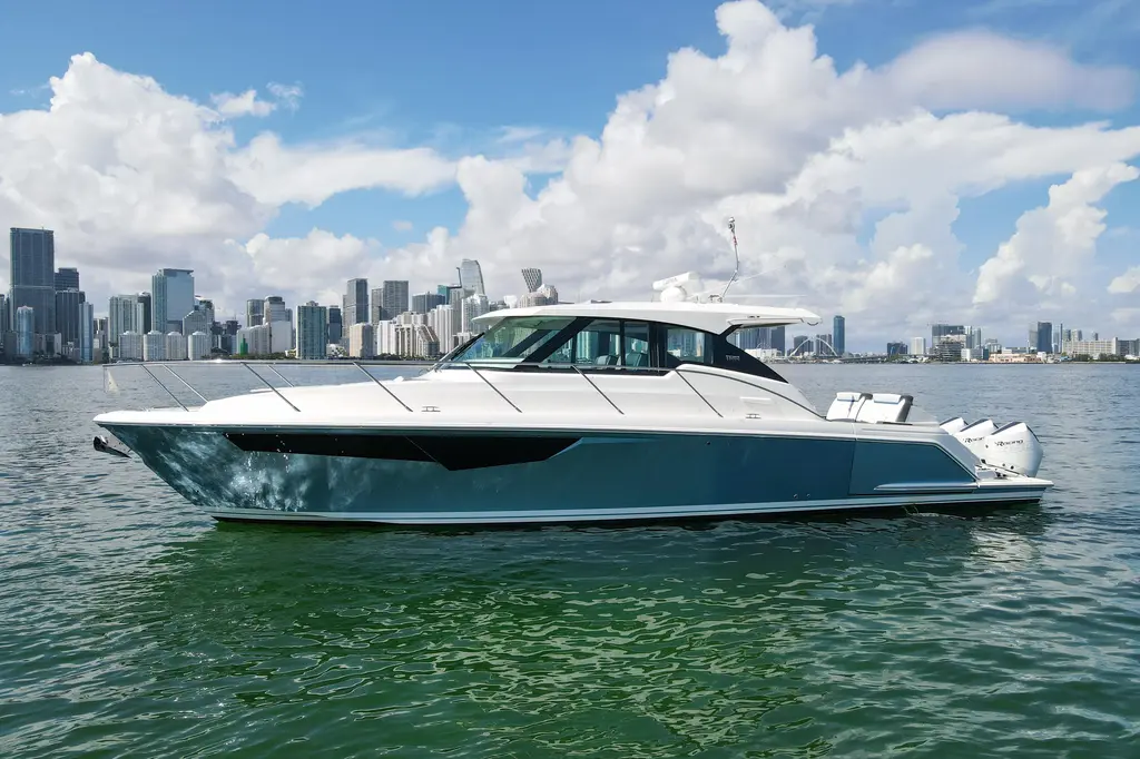 2021 Tiara Yachts 43 LE Yacht For Sale in Miami FL 2021 Tiara Yachts 43 LE Yacht For Sale in Miami FL