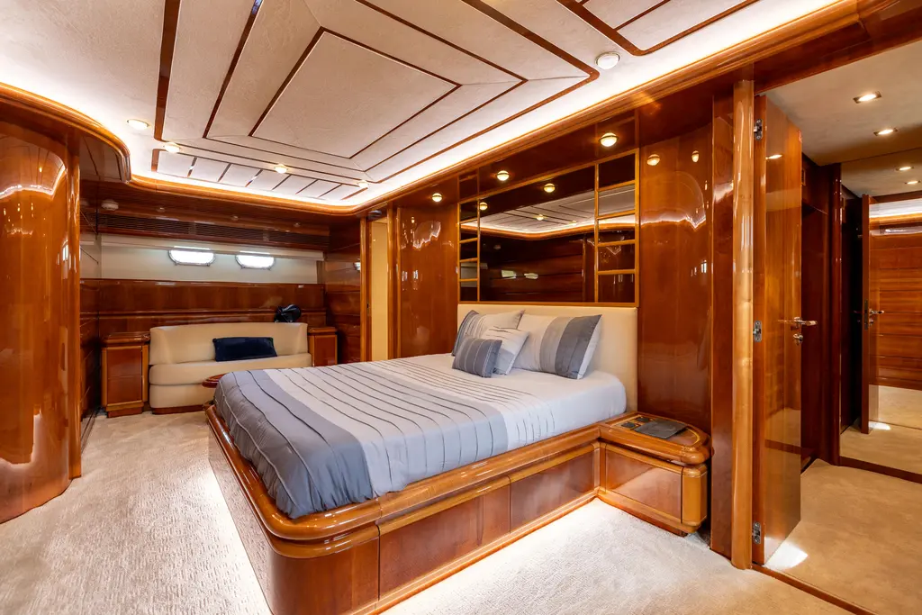 DREAMCHASER 2001 Ferretti Yachts 94 Raised Pilothouse Yacht For Sale in Bridgeport CT DREAMCHASER 2001 Ferretti Yachts 94 Raised Pilothouse Yacht For Sale in Bridgeport CT