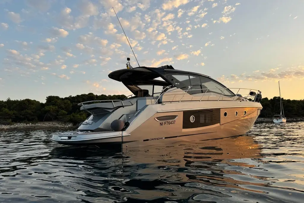 2019 Cranchi M 44 HT Yacht For Sale in Monaco 2019 Cranchi M 44 HT Yacht For Sale in Monaco