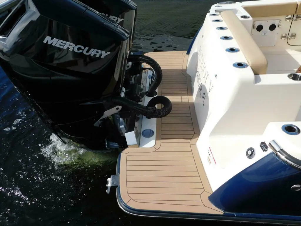  2024 Scout 330 LXF Yacht For Sale in Tarpon Springs FL