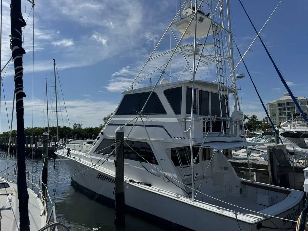 Sécone 1995 Viking 58 Convertible Yacht For Sale in West Palm Beach FL Sécone 1995 Viking 58 Convertible Yacht For Sale in West Palm Beach FL