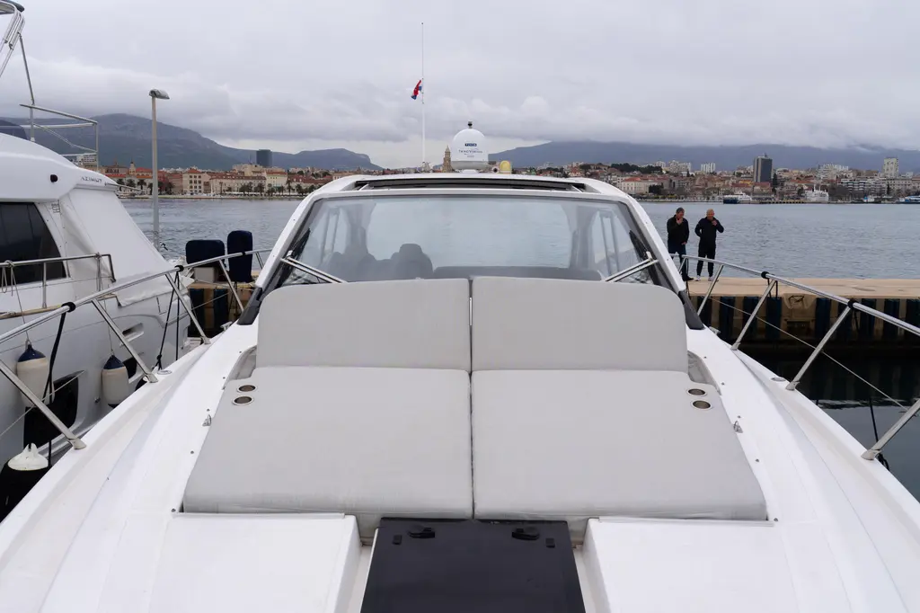 CLAVIS 2019 Azimut Atlantis 51 Yacht For Sale in Saint-Tropez 83 CLAVIS 2019 Azimut Atlantis 51 Yacht For Sale in Saint-Tropez 83