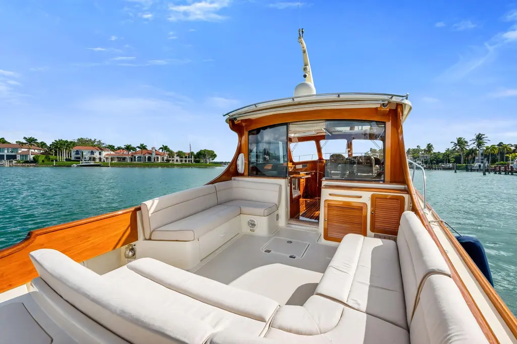 WREN 2015 Hinckley Talaria 43 Yacht For Sale in Naples FL WREN 2015 Hinckley Talaria 43 Yacht For Sale in Naples FL