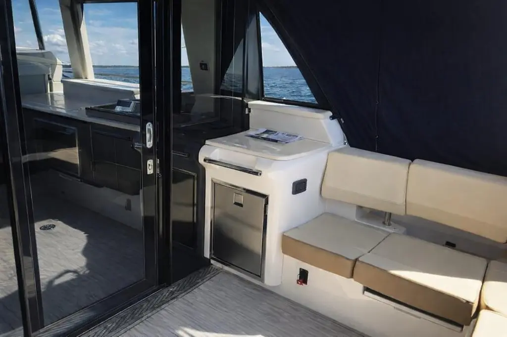 2019 Regal 42 Grande Coupe Yacht For Sale in Mattituck NY 2019 Regal 42 Grande Coupe Yacht For Sale in Mattituck NY