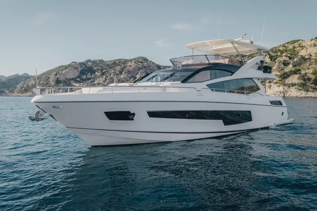 SARAHLISA 2015 Sunseeker 75 Yacht Yacht For Sale in Marseille 13 SARAHLISA 2015 Sunseeker 75 Yacht Yacht For Sale in Marseille 13