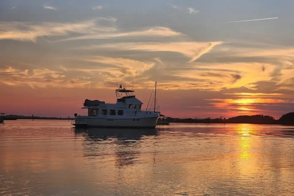 CHINOOK 2010 American Tug 49 Limited Yacht For Sale in Beaufort SC CHINOOK 2010 American Tug 49 Limited Yacht For Sale in Beaufort SC