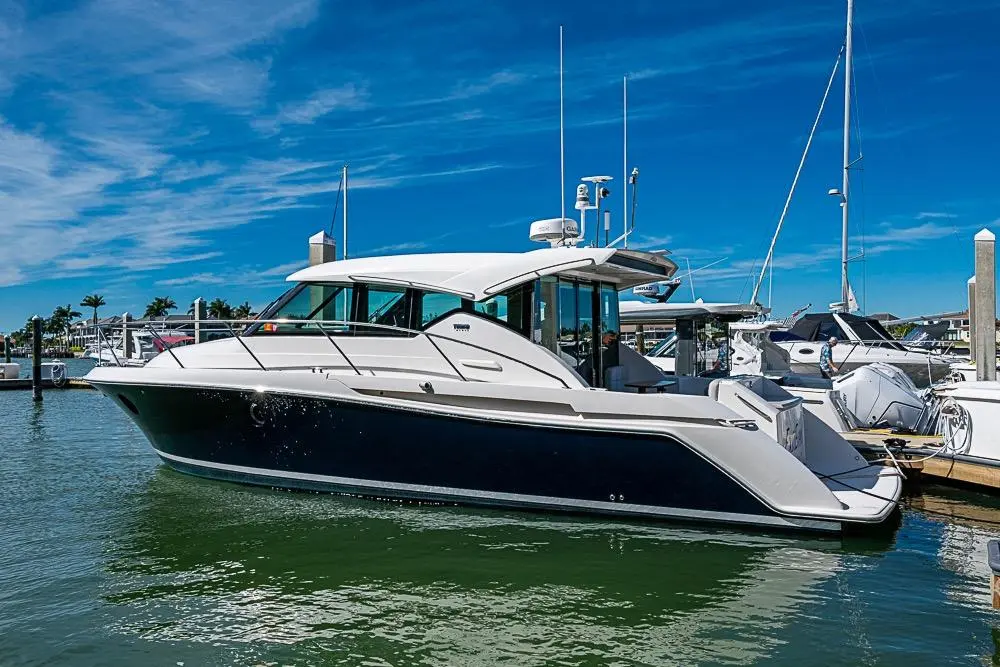 Exitevent 2017 Tiara Yachts C39 Coupe Yacht For Sale in Marco Island FL