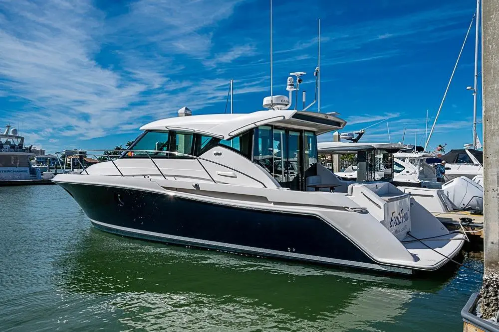 Exitevent 2017 Tiara Yachts C39 Coupe Yacht For Sale in Marco Island FL