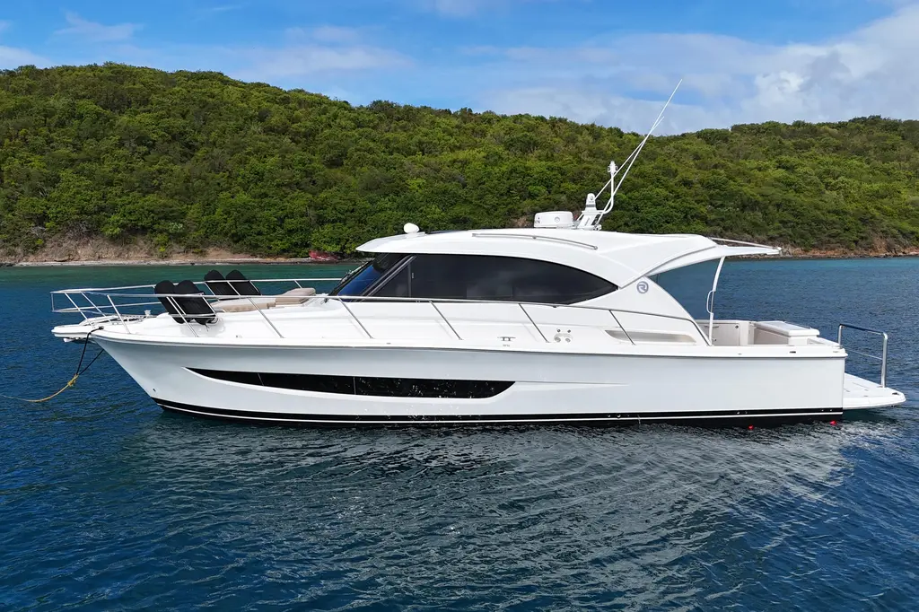  2020 Riviera 395 SUV Yacht For Sale in Fajardo 