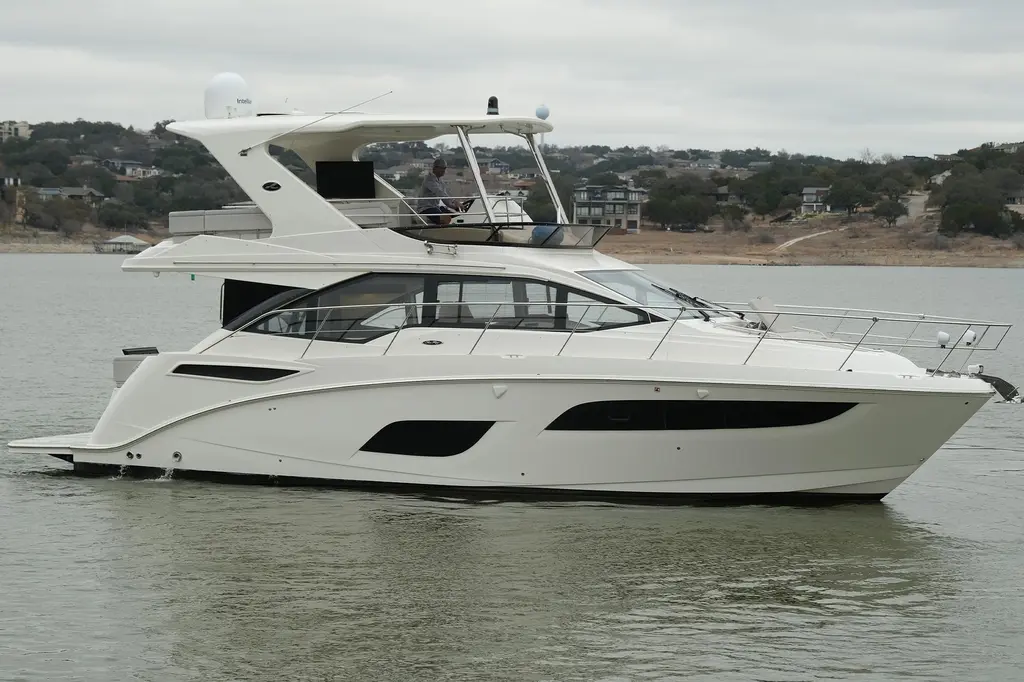 SMOOTH 2018 Sea Ray Fly 460 Yacht For Sale in Rough Hollow TX