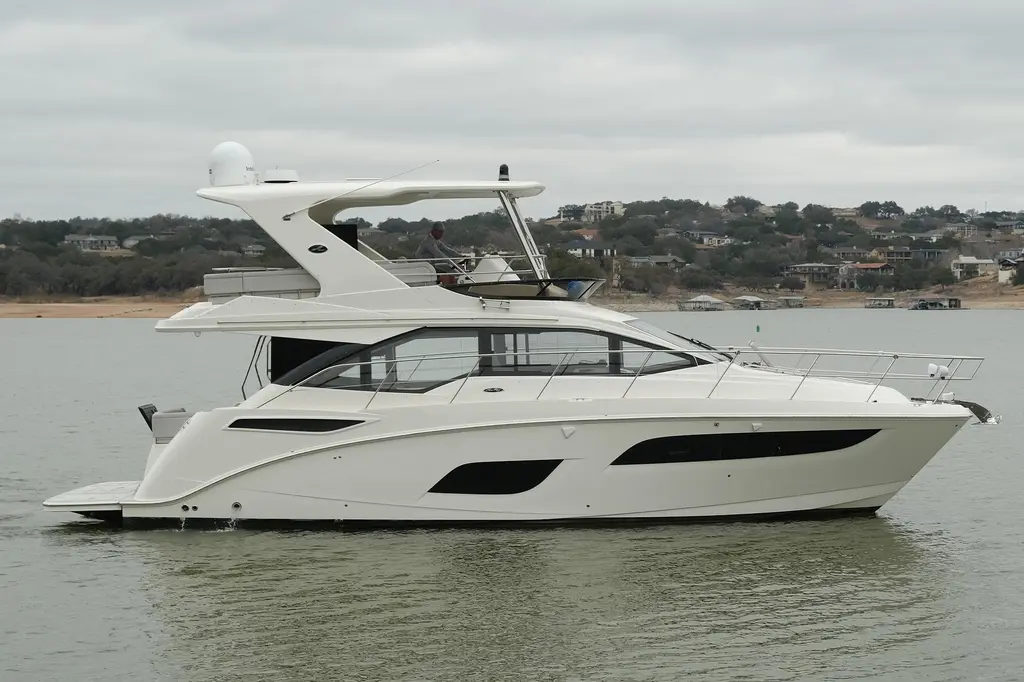 SMOOTH 2018 Sea Ray Fly 460 Yacht For Sale in Rough Hollow TX