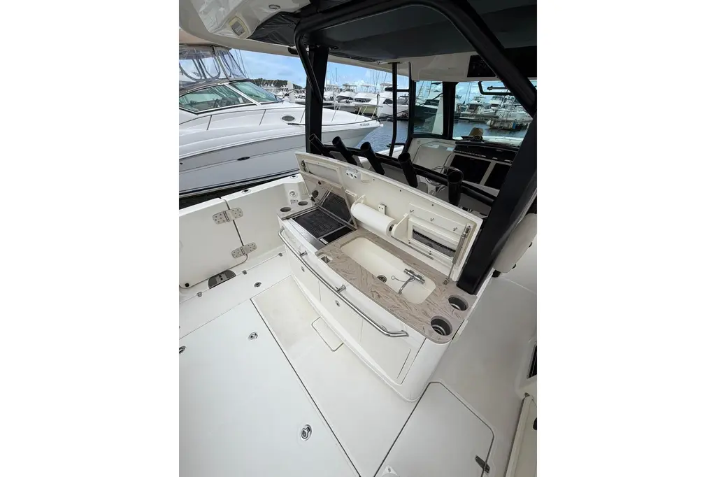 2022 Boston Whaler 380 Outrage Yacht For Sale in Fajardo 2022 Boston Whaler 380 Outrage Yacht For Sale in Fajardo