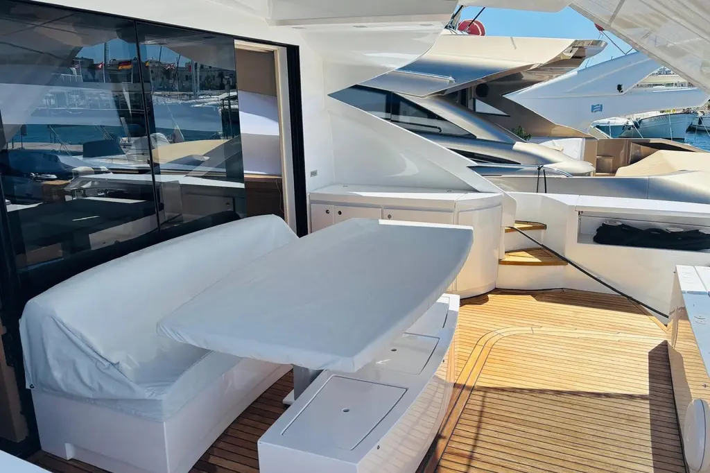 2009 Pershing 80' Yacht For Sale in Barletta IT-BT 2009 Pershing 80' Yacht For Sale in Barletta IT-BT