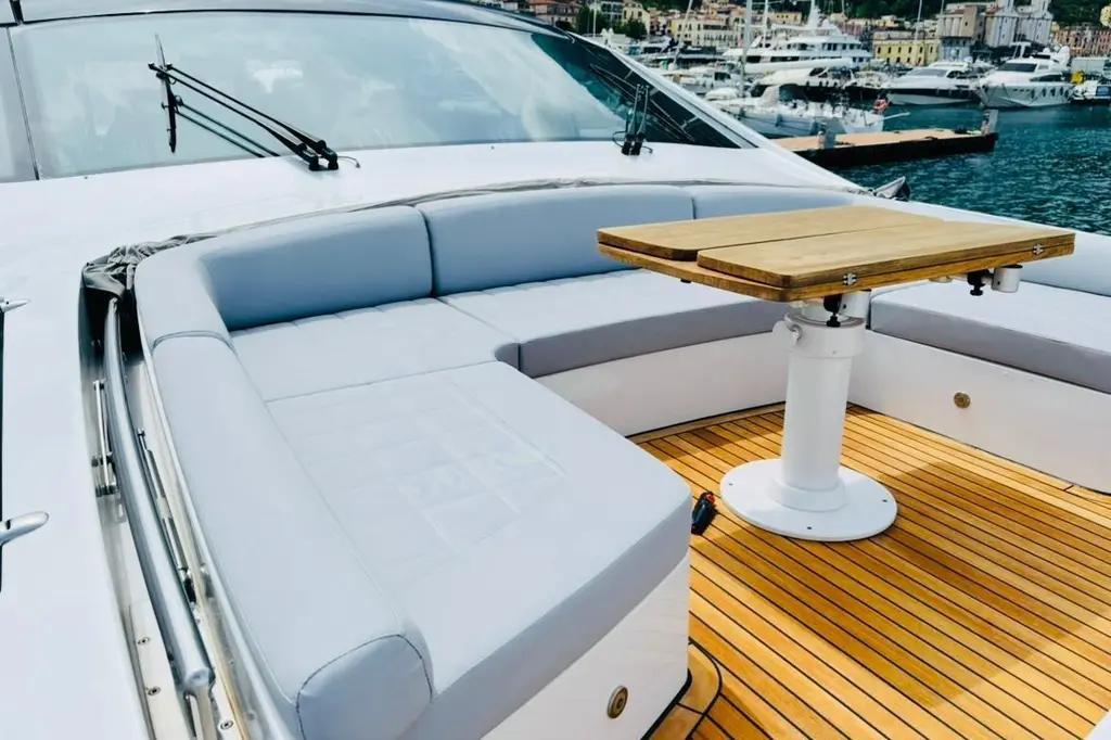 2009 Pershing 80' Yacht For Sale in Barletta IT-BT 2009 Pershing 80' Yacht For Sale in Barletta IT-BT