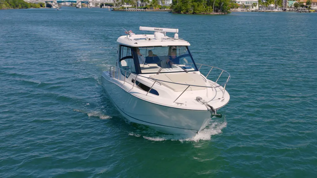 SALT 2023 Boston Whaler 325 Conquest Yacht For Sale in NORTH MIAMI BEACH FL SALT 2023 Boston Whaler 325 Conquest Yacht For Sale in NORTH MIAMI BEACH FL