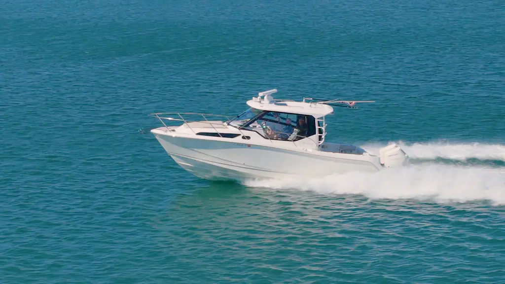 SALT 2023 Boston Whaler 325 Conquest Yacht For Sale in NORTH MIAMI BEACH FL SALT 2023 Boston Whaler 325 Conquest Yacht For Sale in NORTH MIAMI BEACH FL