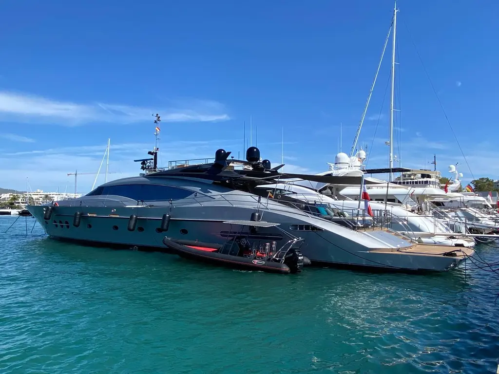 ESCAPE 2005 Palmer Johnson 120 Yacht For Sale in Alicante ES-A ESCAPE 2005 Palmer Johnson 120 Yacht For Sale in Alicante ES-A