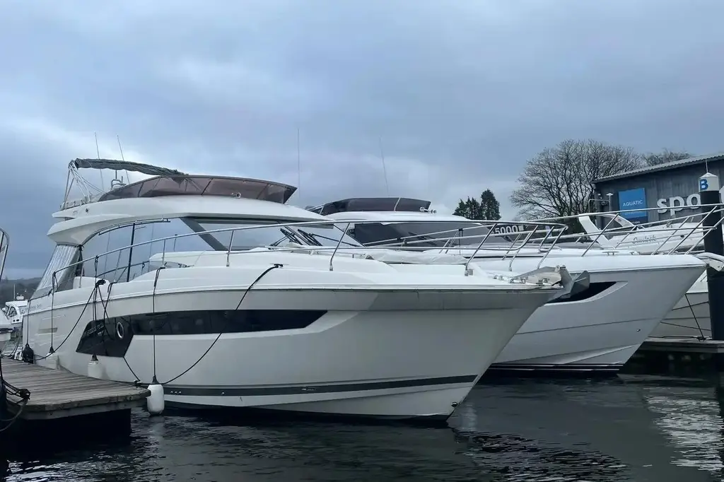 2020 Prestige 520 Yacht For Sale in Windermere E09 2020 Prestige 520 Yacht For Sale in Windermere E09