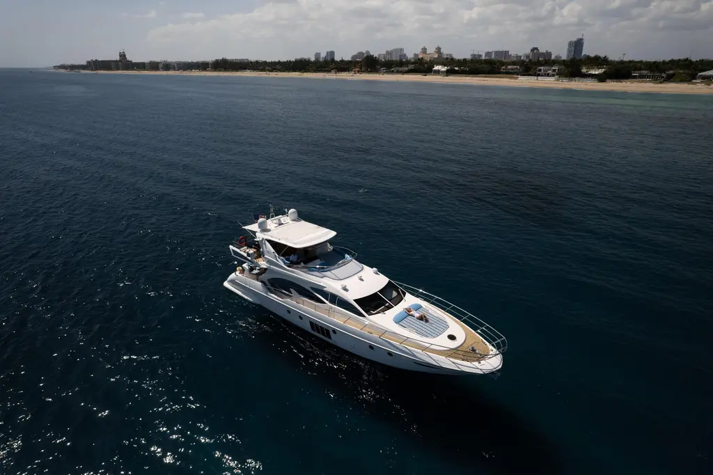 GiGI 2011 Azimut 70 Yacht For Sale in West Palm Beach FL GiGI 2011 Azimut 70 Yacht For Sale in West Palm Beach FL
