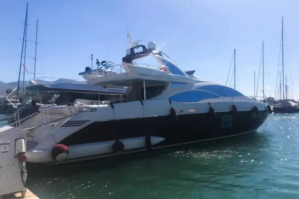 2009 Azimut 103S Yacht For Sale in Istanbul 2009 Azimut 103S Yacht For Sale in Istanbul