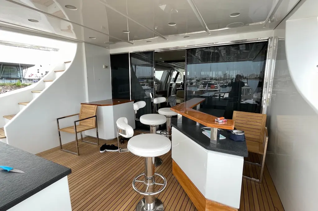 2009 Azimut 103S Yacht For Sale in Istanbul 2009 Azimut 103S Yacht For Sale in Istanbul