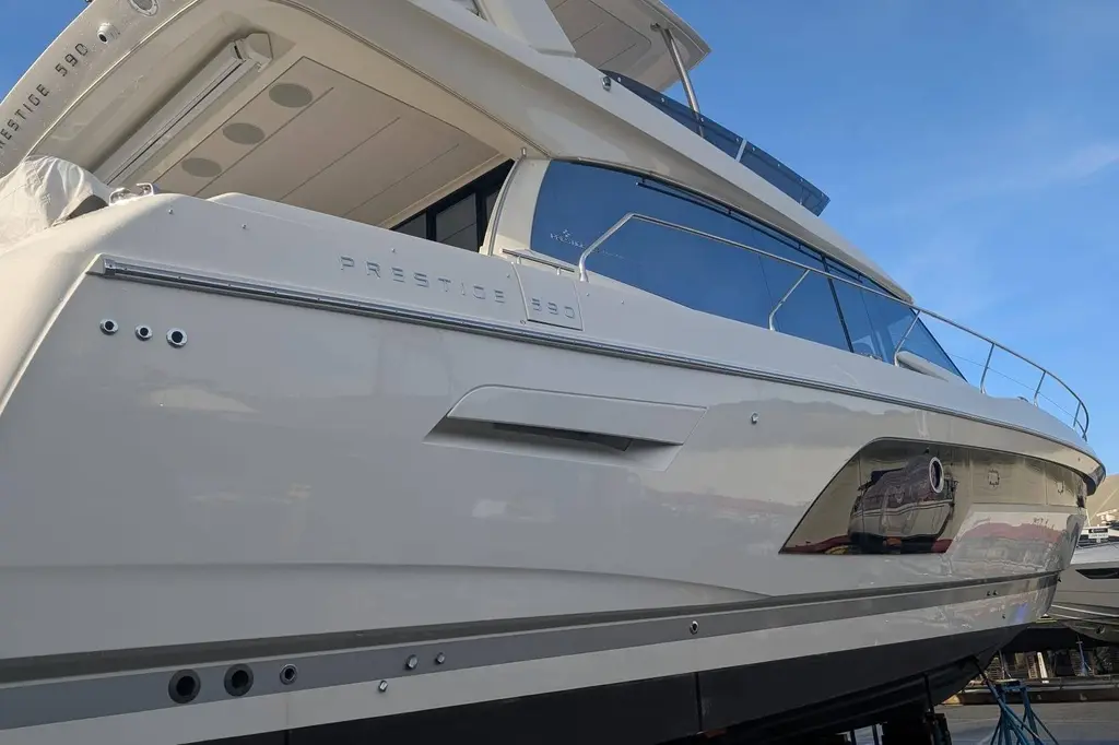 Heavin 2022 Prestige 590 Yacht For Sale in Coal Harbour BC Heavin 2022 Prestige 590 Yacht For Sale in Coal Harbour BC