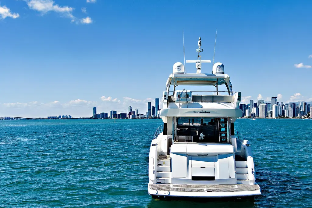 SMITTEN 2019 Sunseeker Manhattan 66 Yacht For Sale in Miami Beach FL SMITTEN 2019 Sunseeker Manhattan 66 Yacht For Sale in Miami Beach FL