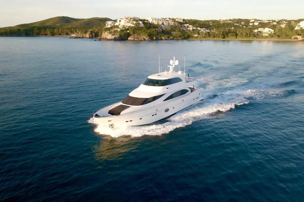 TORTUGA 2011 Horizon E88 Yacht For Sale in Miami FL TORTUGA 2011 Horizon E88 Yacht For Sale in Miami FL