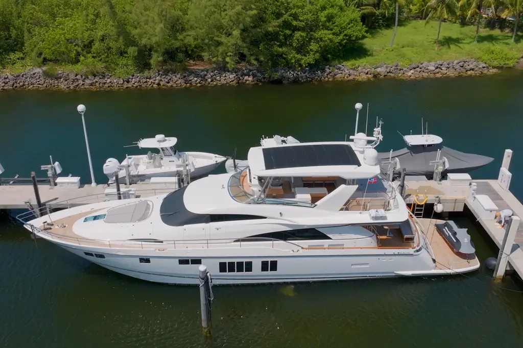  2014 Fairline Squadron 78 Custom Yacht For Sale in Miami Beach FL