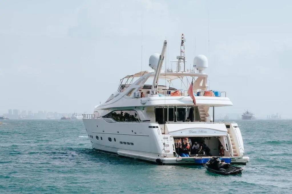 2005 Custom Line 112 Yacht For Sale in Singapore 2005 Custom Line 112 Yacht For Sale in Singapore