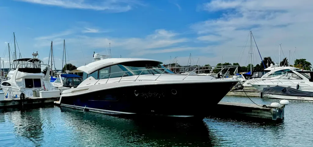 VALOR 2014 Tiara Yachts 50 Coupe Yacht For Sale in Kenosha WI VALOR 2014 Tiara Yachts 50 Coupe Yacht For Sale in Kenosha WI