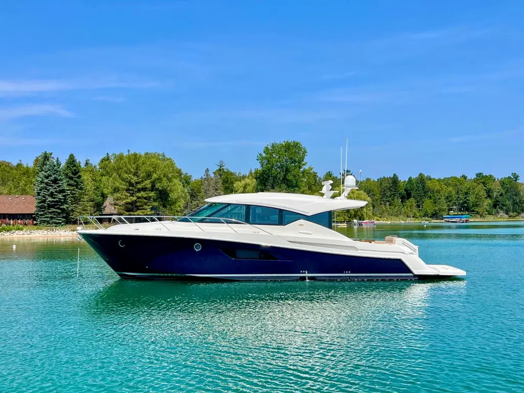 VALOR 2014 Tiara Yachts 50 Coupe Yacht For Sale in Kenosha WI VALOR 2014 Tiara Yachts 50 Coupe Yacht For Sale in Kenosha WI
