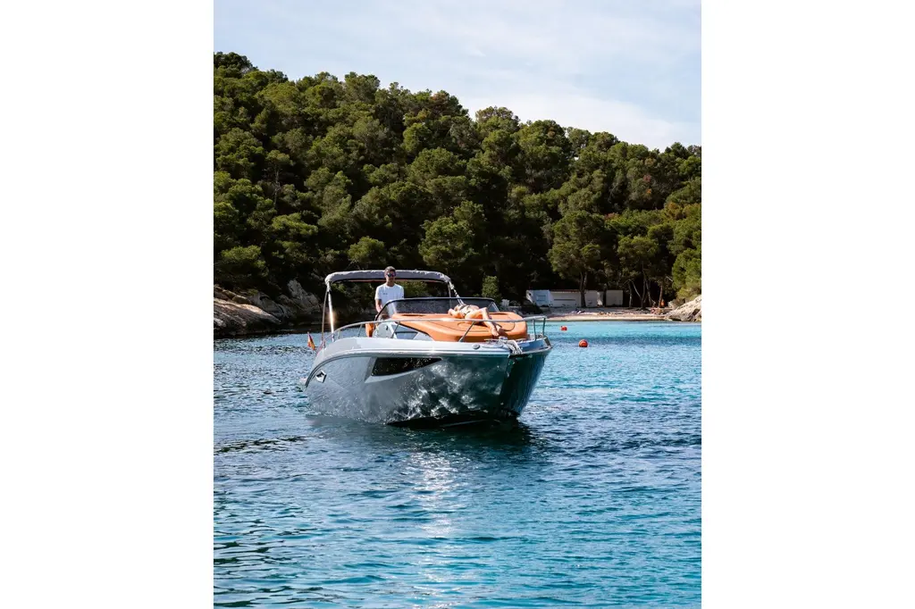 2022 Cranchi E30 Endurance Yacht For Sale in Istanbul 2022 Cranchi E30 Endurance Yacht For Sale in Istanbul