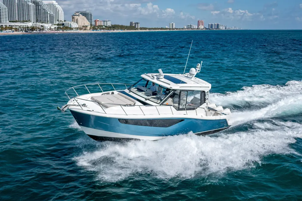 Rendezvous 2021 Boston Whaler 405 Conquest Yacht For Sale in Fort Lauderdale FL Rendezvous 2021 Boston Whaler 405 Conquest Yacht For Sale in Fort Lauderdale FL