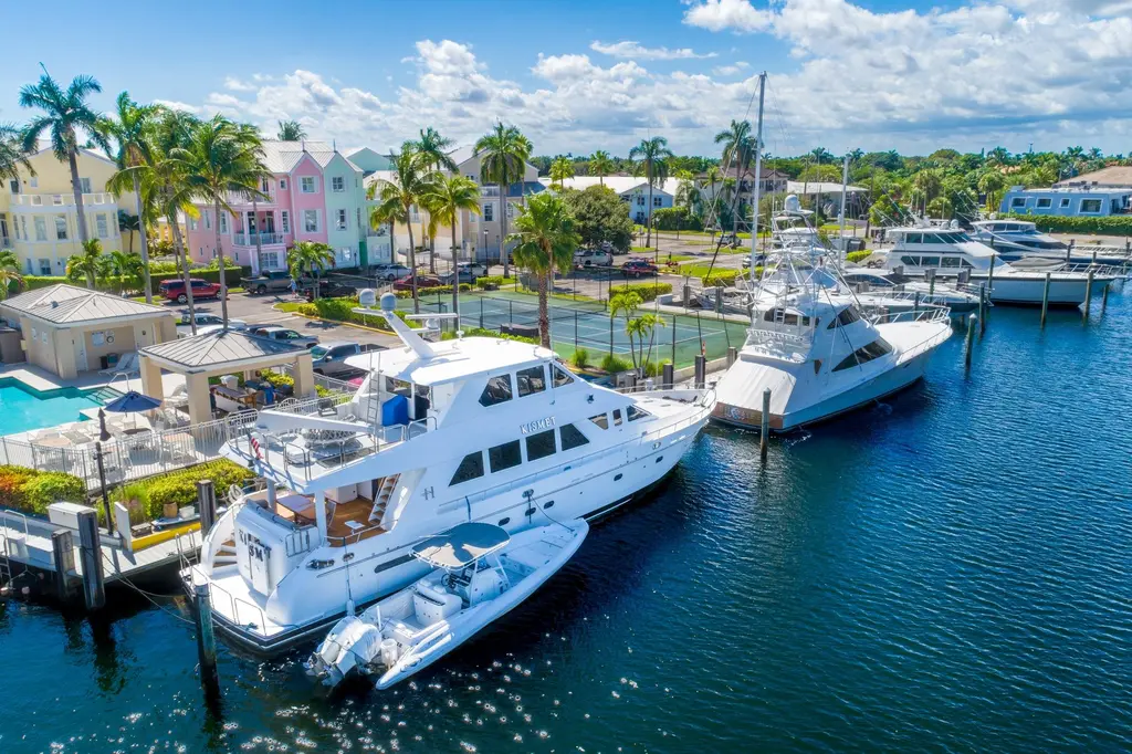 Kismet 2003 Hargrave Skylounge Yacht For Sale in Fort Lauderdale FL Kismet 2003 Hargrave Skylounge Yacht For Sale in Fort Lauderdale FL