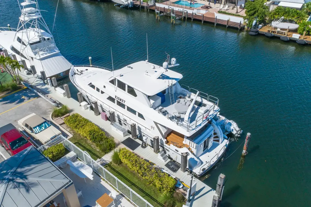 Kismet 2003 Hargrave Skylounge Yacht For Sale in Fort Lauderdale FL Kismet 2003 Hargrave Skylounge Yacht For Sale in Fort Lauderdale FL