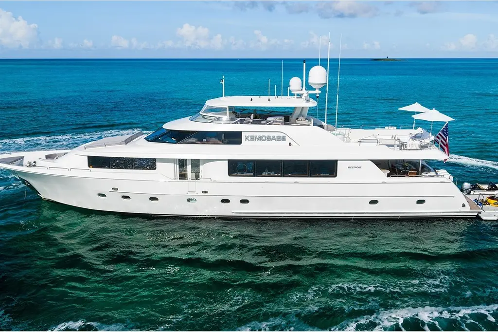 KEMOSABE 2007 Westport 112 Yacht For Sale in Nassau 
