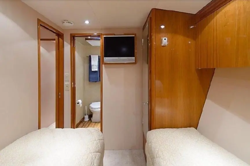 SHOW TIME 2007 Hatteras 68 Convertible Yacht For Sale in Fort Lauderdale FL