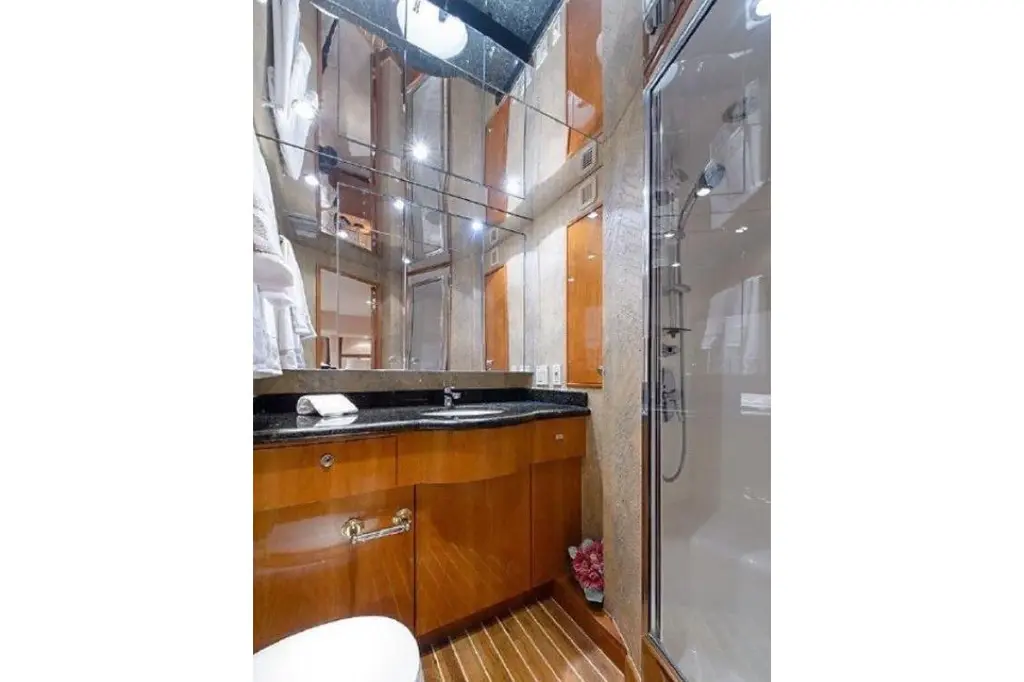 SHOW TIME 2007 Hatteras 68 Convertible Yacht For Sale in Fort Lauderdale FL