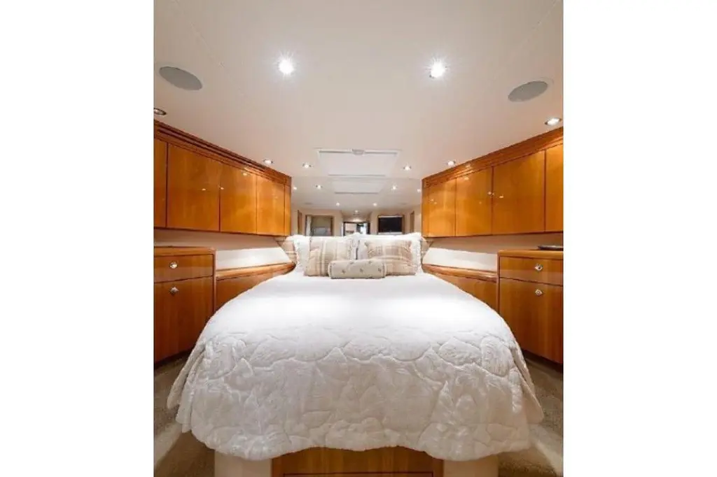SHOW TIME 2007 Hatteras 68 Convertible Yacht For Sale in Fort Lauderdale FL