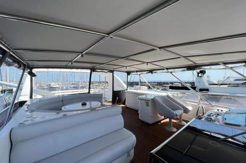2001 Horizon Elegance 82 S Yacht For Sale in Barcelona ES-B 2001 Horizon Elegance 82 S Yacht For Sale in Barcelona ES-B