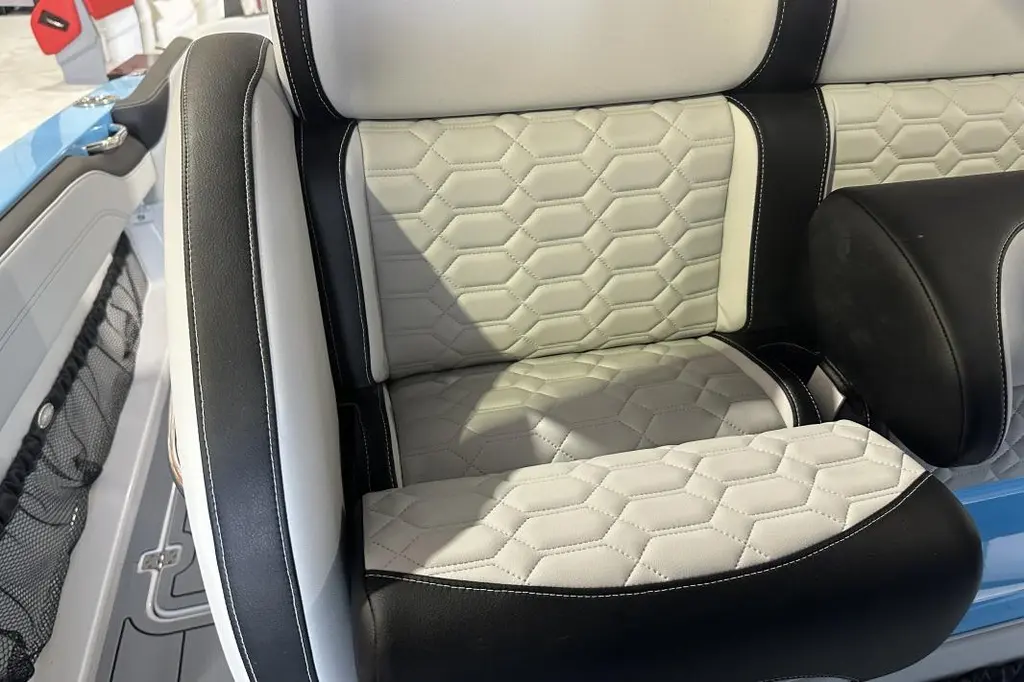 2025 Nor-Tech 340 Sport Center Console Yacht For Sale in Buffalo NY 2025 Nor-Tech 340 Sport Center Console Yacht For Sale in Buffalo NY