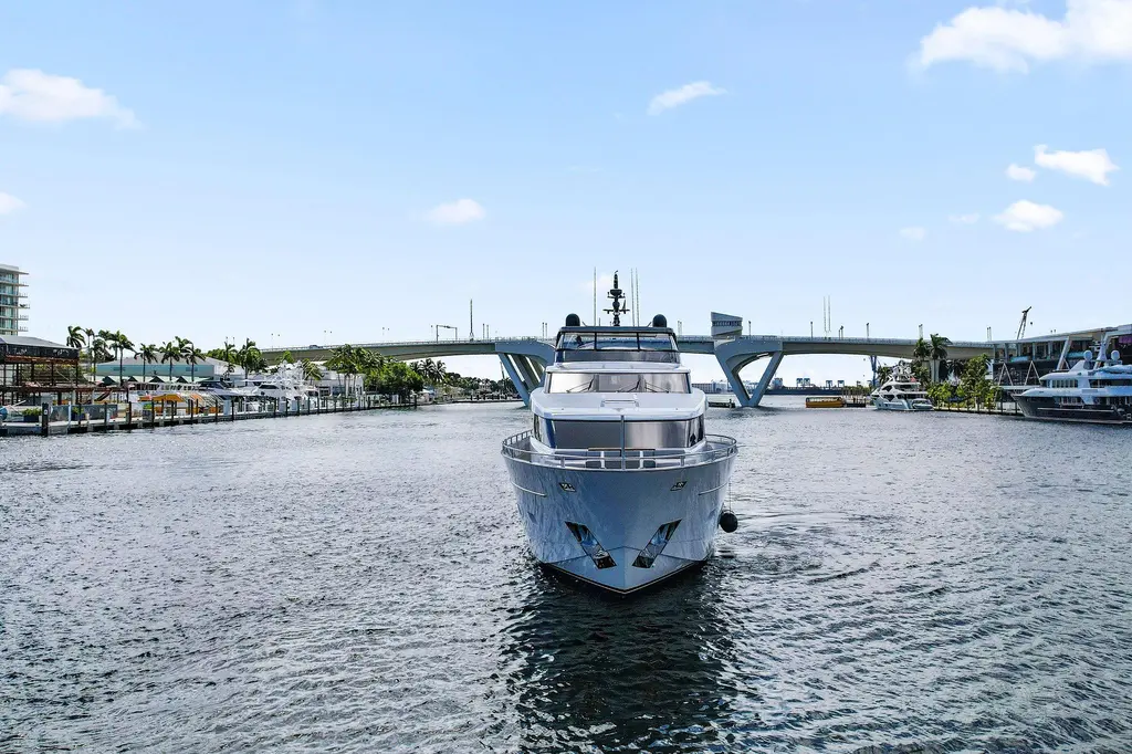NOTORIOUS 2017 Sanlorenzo SL106 Yacht For Sale in St Thomas NOTORIOUS 2017 Sanlorenzo SL106 Yacht For Sale in St Thomas