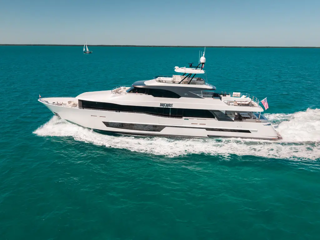Dreams 2022 Ocean Alexander 37L Yacht For Sale in Fort Lauderdale FL